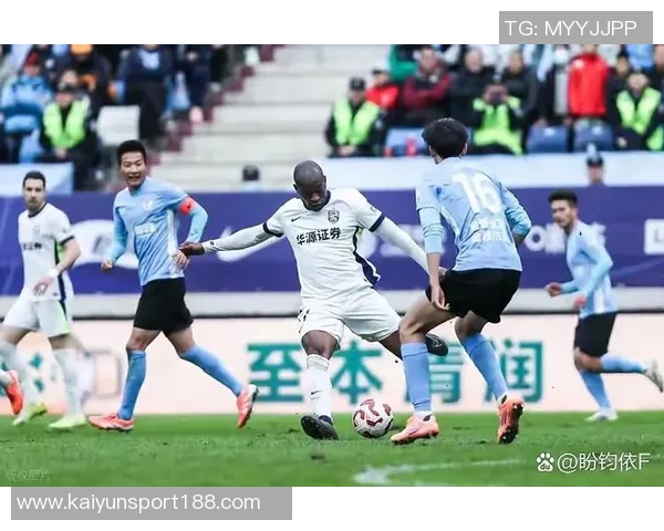 中超联赛第27轮精彩对决大连英博迎战武汉三镇争夺关键积分